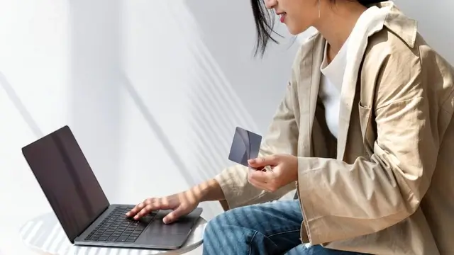 Click to Pay : Sécurité et Fluidité pour les Paiements en Ligne Modernes
